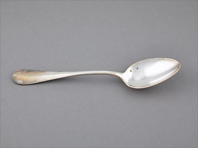 Ménagère n° 2, couvert n ° 1, cuillère.