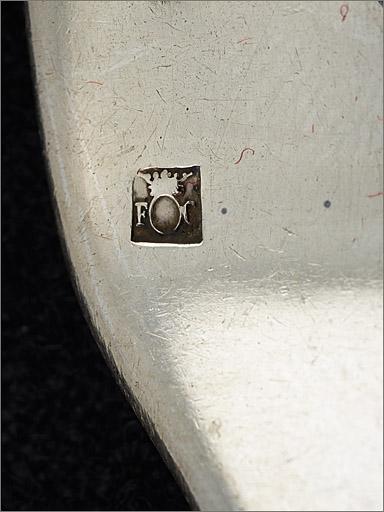 Ménagère n° 2, couvert n° 3, fourchette, détail du poinçon de maître.