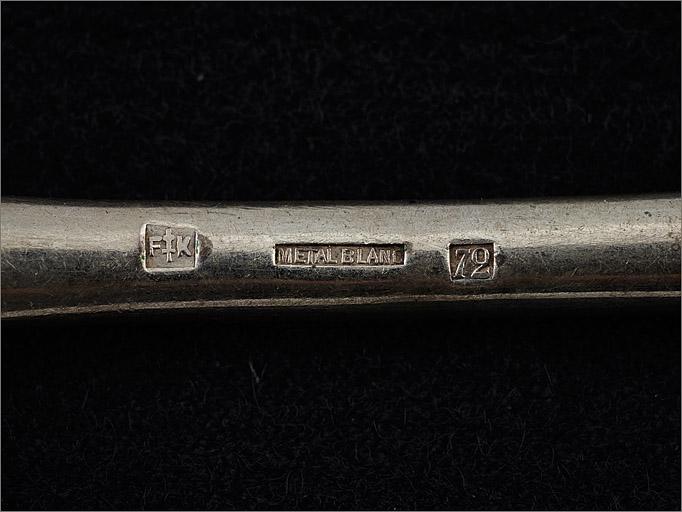 Ménagère n° 2, couvert n° 4, cuillère, détail des poinçons.