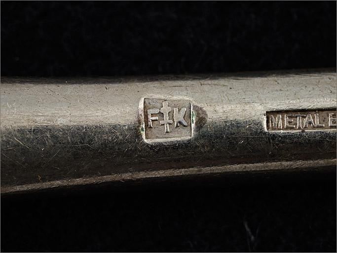 Ménagère n° 2, couvert n° 4, cuillère, détail du poinçon de maître.