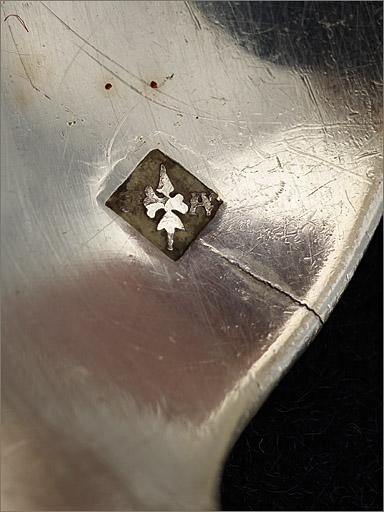 Ménagère n° 2, couvert n° 5, cuillère, détail du poinçon de maître.