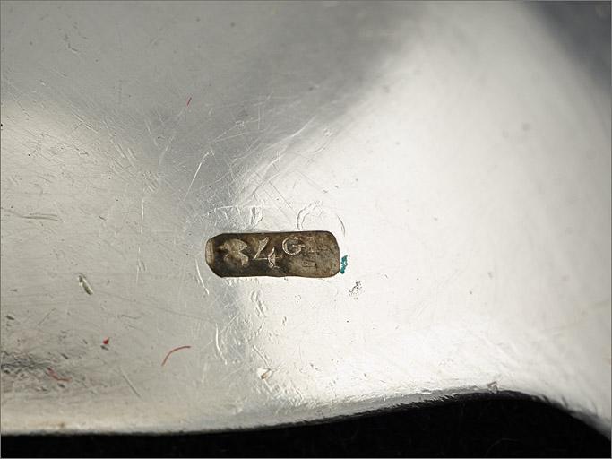 Ménagère n° 2, couvert n° 5, cuillère, détail du poinçon de grammes.