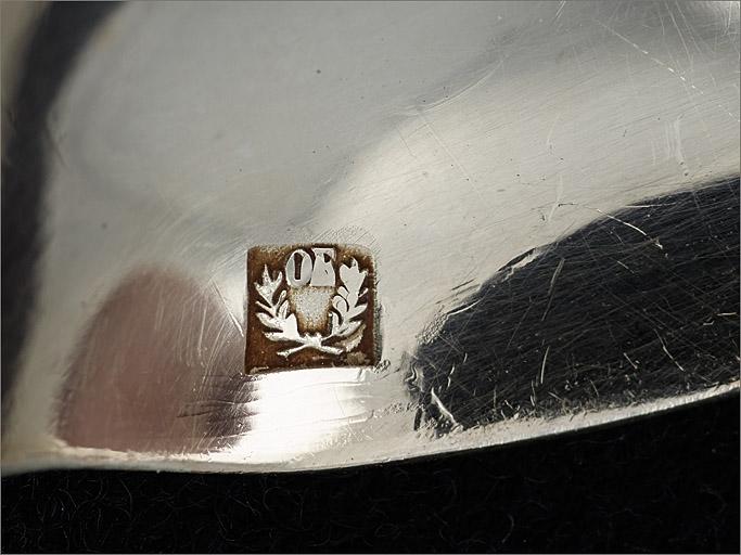 Ménagère n° 2, couvert n° 7, cuillère, détail du poinçon de maître.
