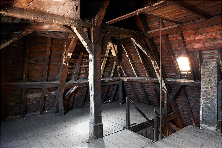 Corps de bâtiment A, vue du second niveau de la charpente.