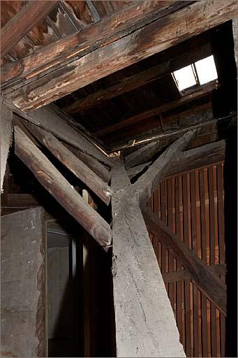 Corps de bâtiment C, ancienne noue de raccordement avec le mur mitoyen (détail).