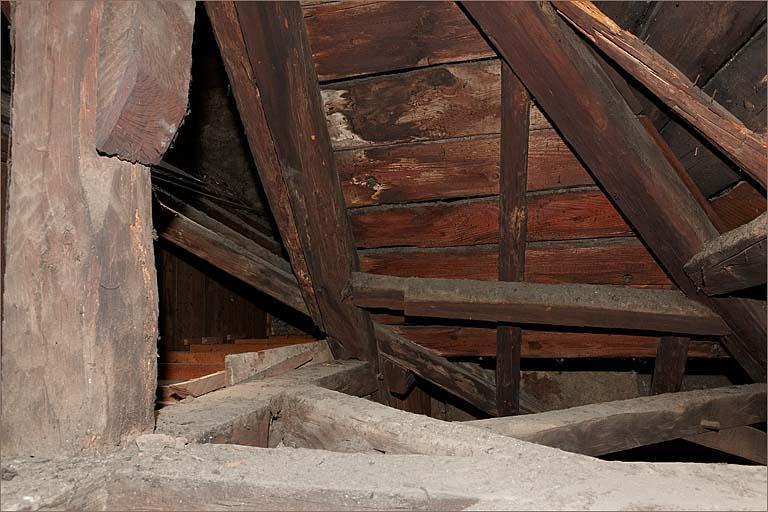 Corps de bâtiment C, détail enrayure de croupe ouest.