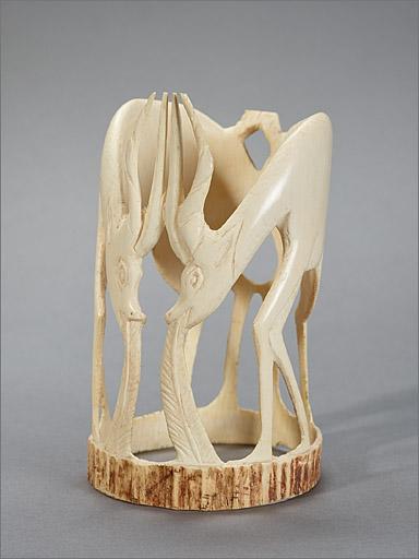 Statuette n° 8, ensemble trois quarts droit.