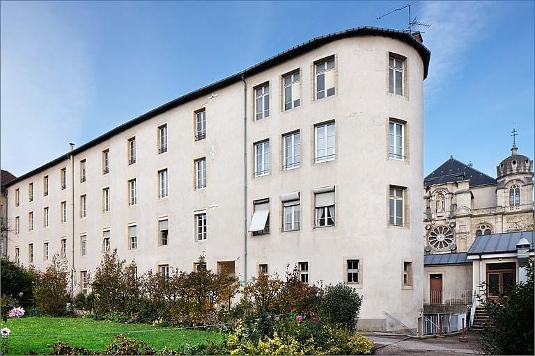 Bâtiment B : élévation sur le jardin.