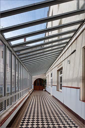 Bâtiment A : galerie intérieure nord, vers l'est.