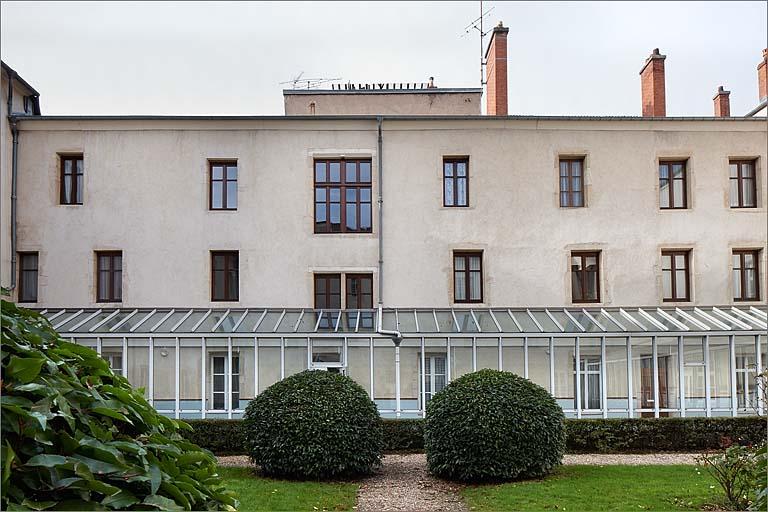 Bâtiment A depuis la cour dite Saint-Joseph : vue vers l'est (côté rue Saint-Dizier).