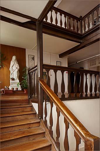 Bâtiment A : escalier principal (n° 1), 2e volée vers 1er palier.