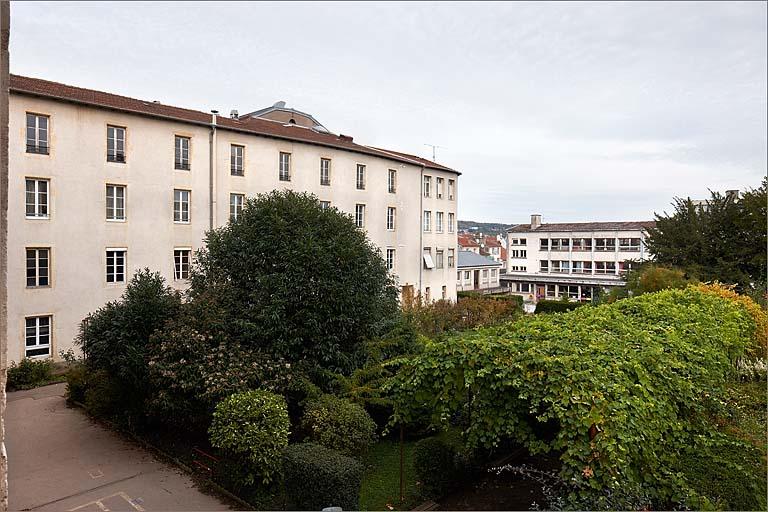 Bâtiment B : élévation sur le jardin.