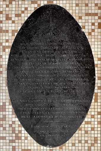 Dalle funéraire (n °2) de Dominique Chaput.