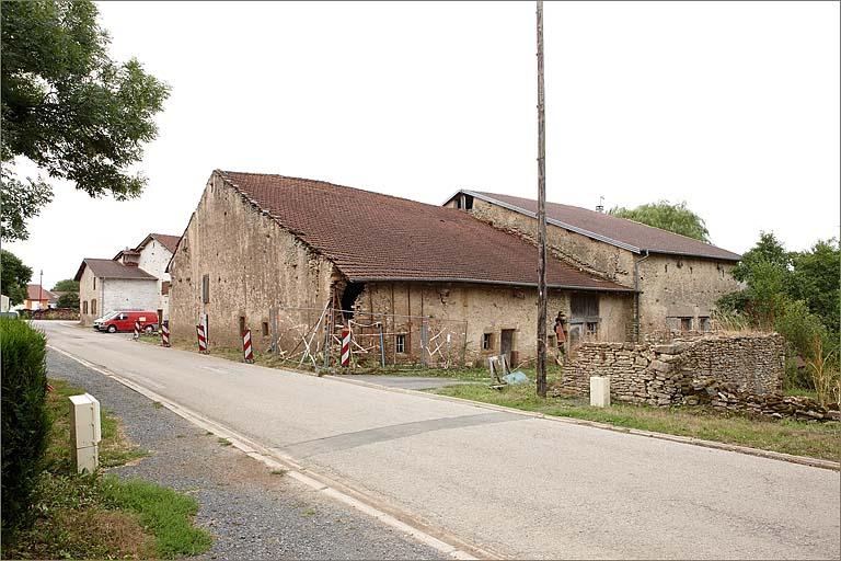 Elévation latérale et postérieure depuis la rue.