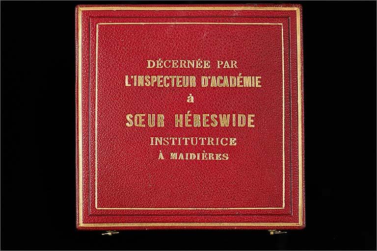Etui fermé de la médaille n° 2.