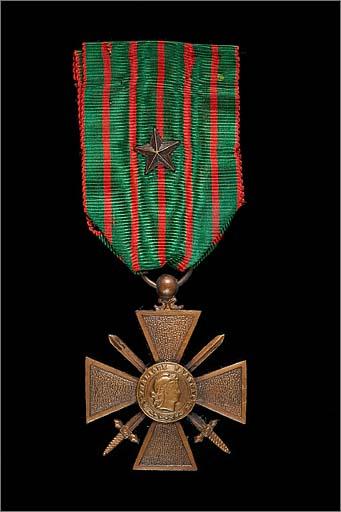 Croix de guerre 1914-1918 : avers, ensemble.