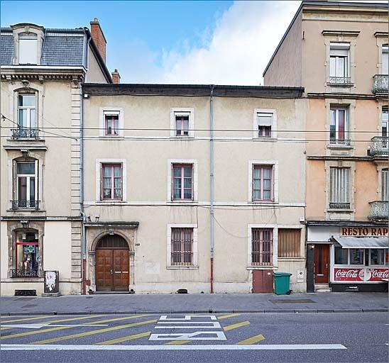 Bâtiment A, corps d'entrée sur la rue Saint-Dizier (n° 149).