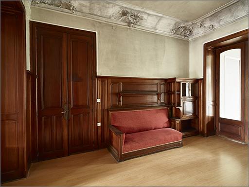 Vue vers la banquette.