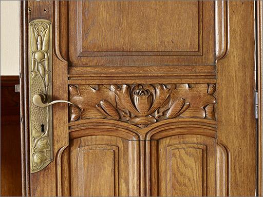 Porte (vers dégagement), détail.