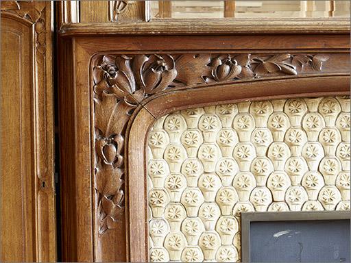 Cheminée, détail du manteau et du rétrécissement.