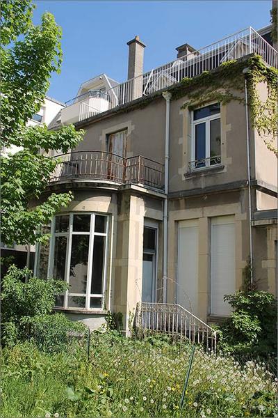 Façade postérieure, vue partielle (côté gauche, jardin d'hiver).