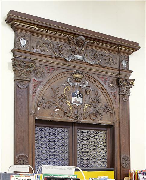 Détail d'une porte latérale.