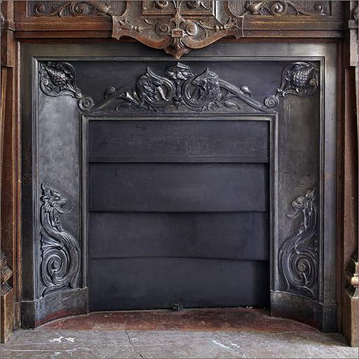 Cheminée (pièce E 1. 4)
