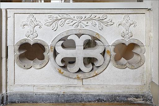 Garde-corps du palier du 1er étage (aux armes de Pierre de Stainville) : face intérieure.