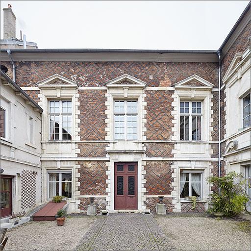 Corps A, façade sur cour d'entrée.
