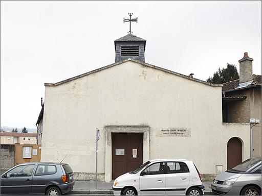 Façade antérieure, ensemble face.