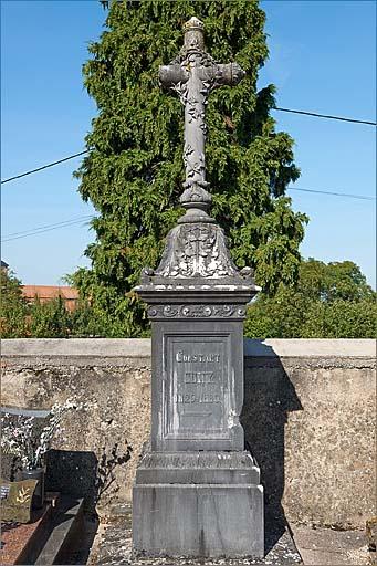 Tombeau (n°64) de type 1, ensemble face.
