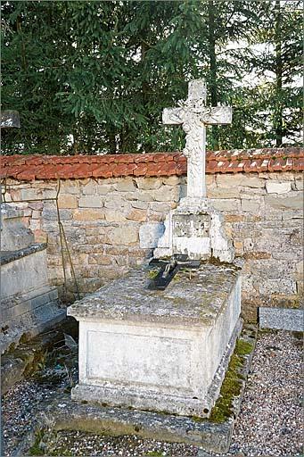 Tombeau à stèle et sarcophage de la famille Vexo