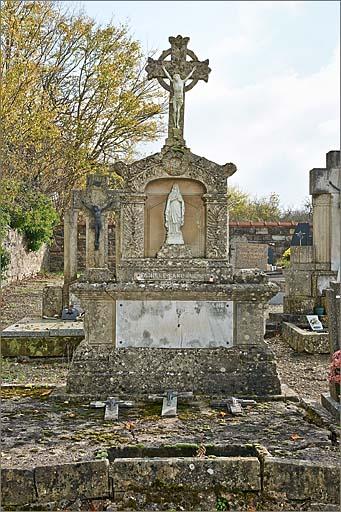 Tombe (n°5), type 2, ensemble face.