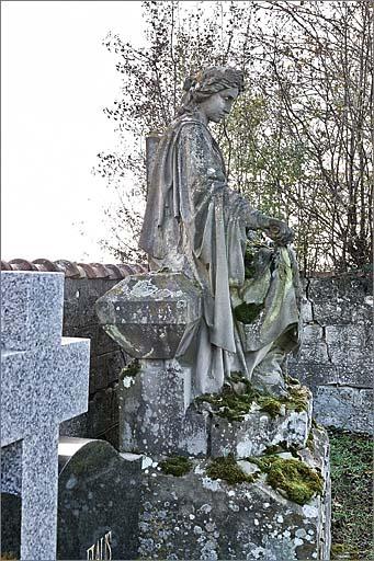 Tombe (n°15), type 2, ensemble trois quarts gauche.