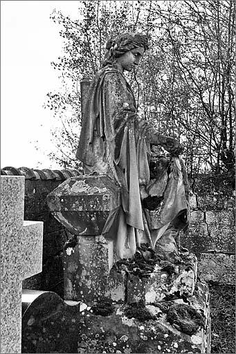 Tombe (n°15), type 2, ensemble trois quarts gauche.