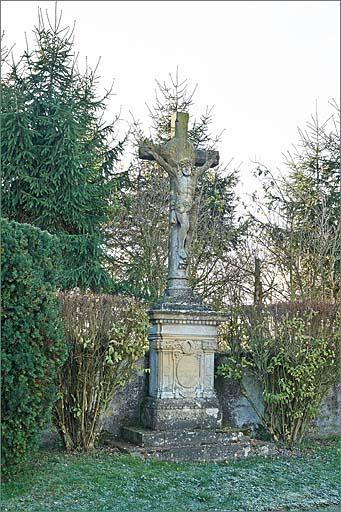 Croix de cimetière (n°1), ensemble trois quarts gauche.