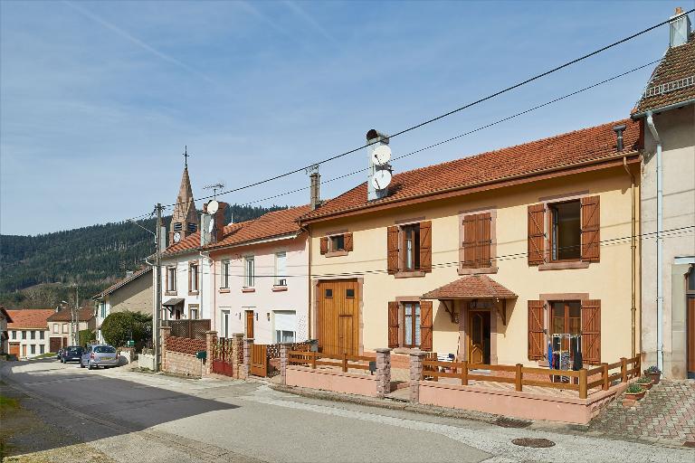 Vue de la rue de l'église n° 19 à 29.