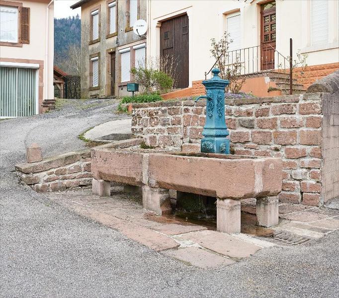 Fontaine publique, 15 rue de l'église.