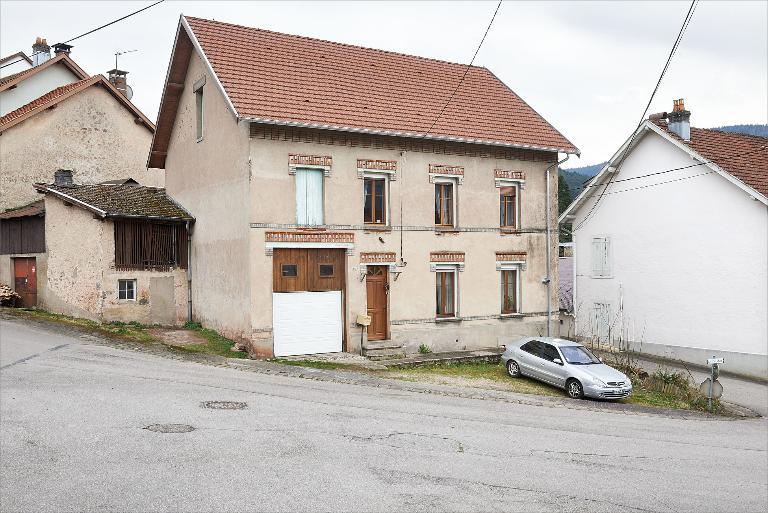 Ancienne ferme, 16 rue de l'église, vue d'ensemble.