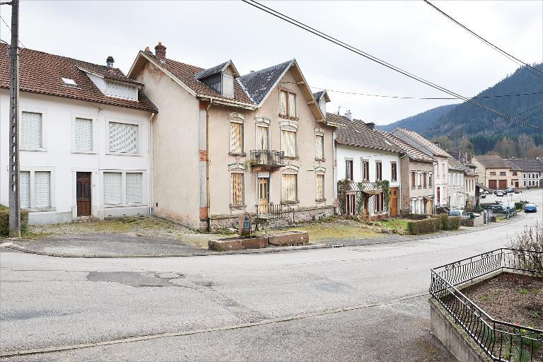 Vue de la rue de l'église, n° 2 à 14.