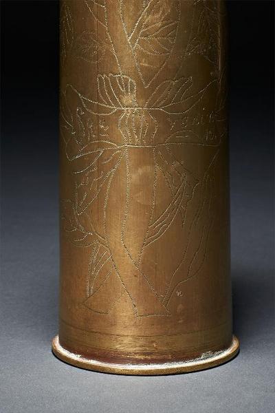 Vase n°4, détail de la partie inférieure.