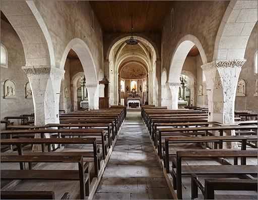 Vue intérieure vers le choeur.