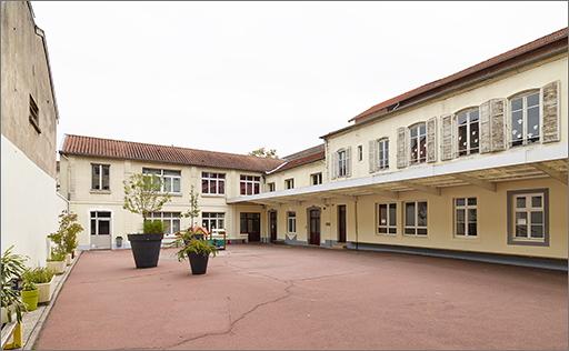Corps F et G : élévation sur cour.