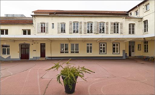 Corps F : élévation sur cour.