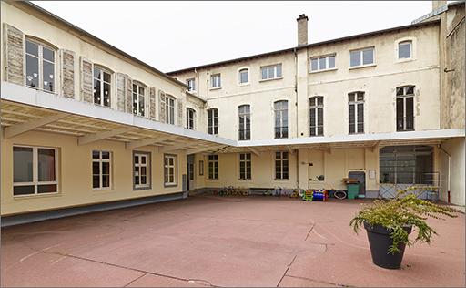 Corps E et F : élévation sur cour.