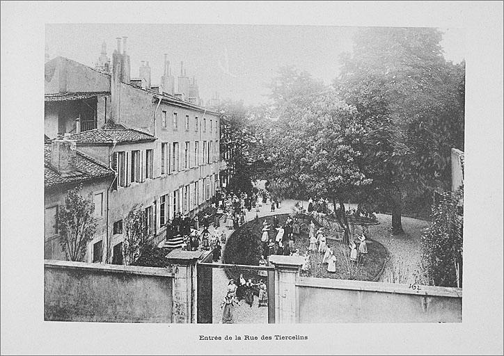 Vue du parc depuis la rue des Tiercelins à la fin du 19e siècle.