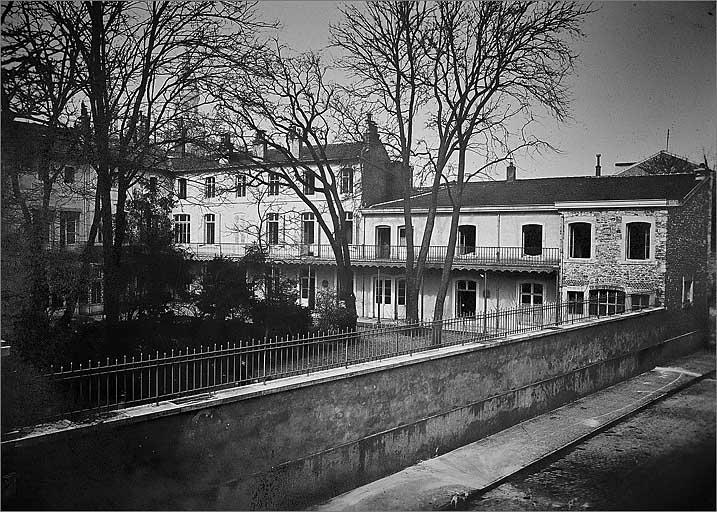 Vue depuis la rue des Tiercelins vers le corps D au début du 20e siècle