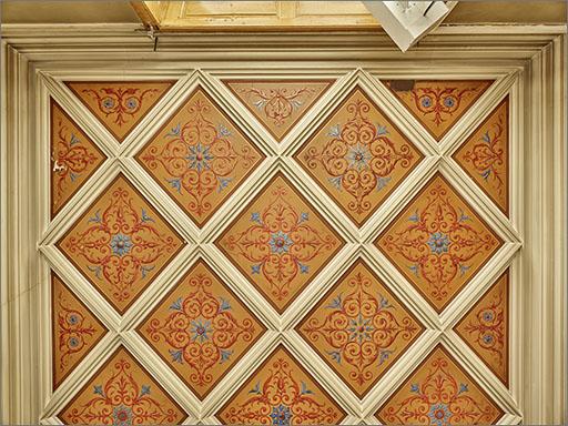 Plafond, vue partielle.