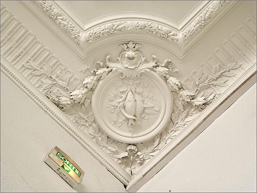 Plafond, détail du décor d'angle.
