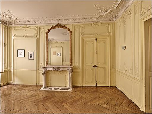 Vue d'ensemble vers la cheminée.